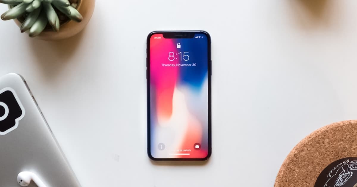 Appareils réels vs émulateurs : pourquoi les vrais iPhones sont la seule infrastructure qui scale